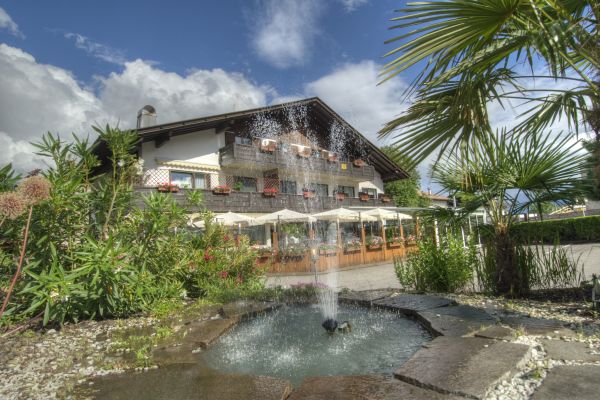 Pension Löwen (Algund)